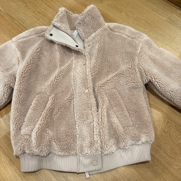 ALO Yoga Varsity Sherpa Small Jacket - Picture 7 of 8